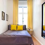 Modern 4 Bedroom Apartment in Berlin - Charlottenburg