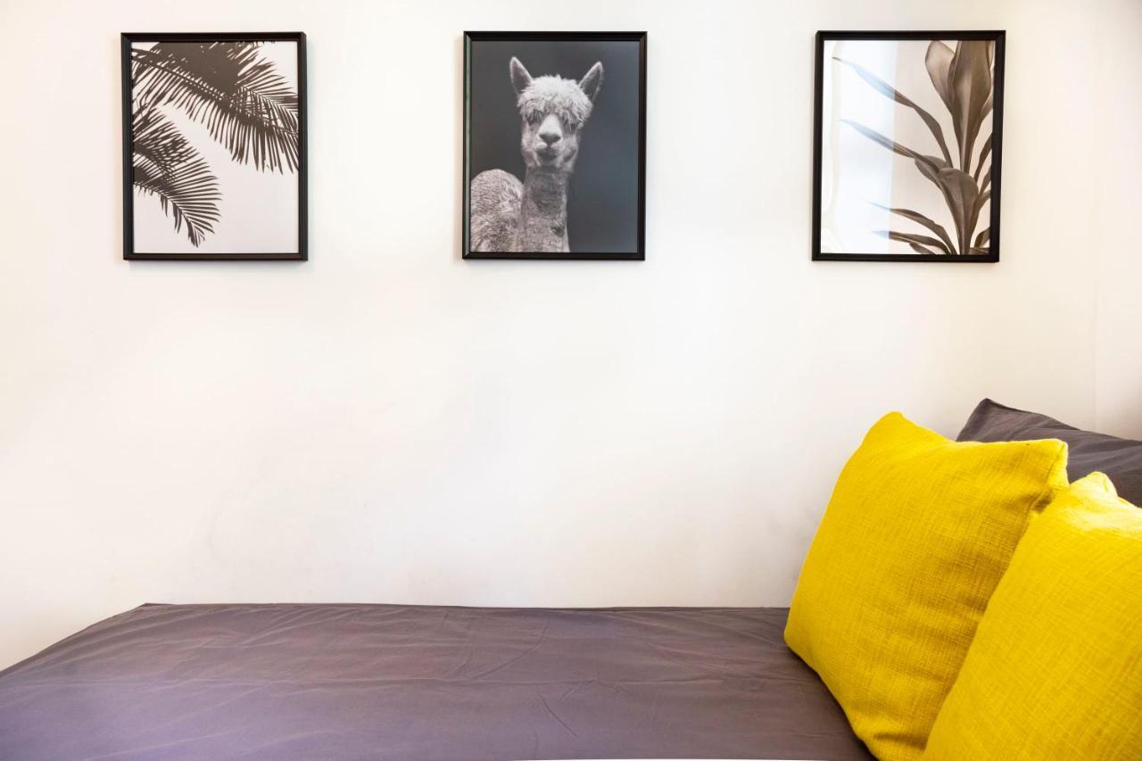 Modern 4 Bedroom In - Charlottenburg Berlijn