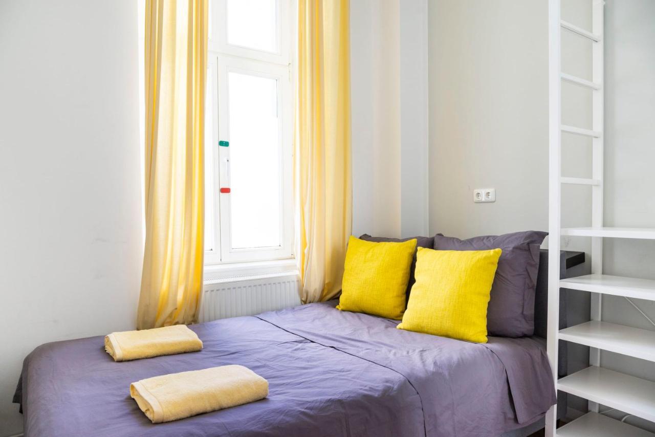 Modern 4 Bedroom In - Charlottenburg Berlijn