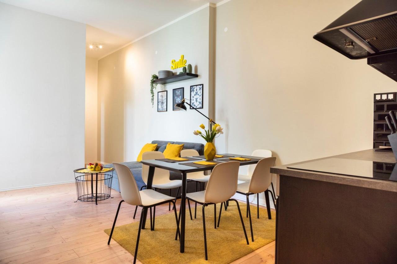 Modern 4 Bedroom In - Charlottenburg * Berlijn